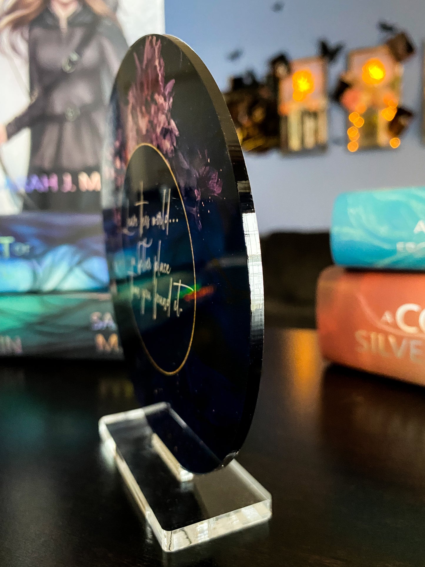 "Leave this world... a better place than you found it." - A Court of Thorns and Roses Series / A Court of Wings and Ruin - Freestanding Bookshelf / Desktop Acrylic Accessory - Officially licensed by Sarah J. Maas - D2