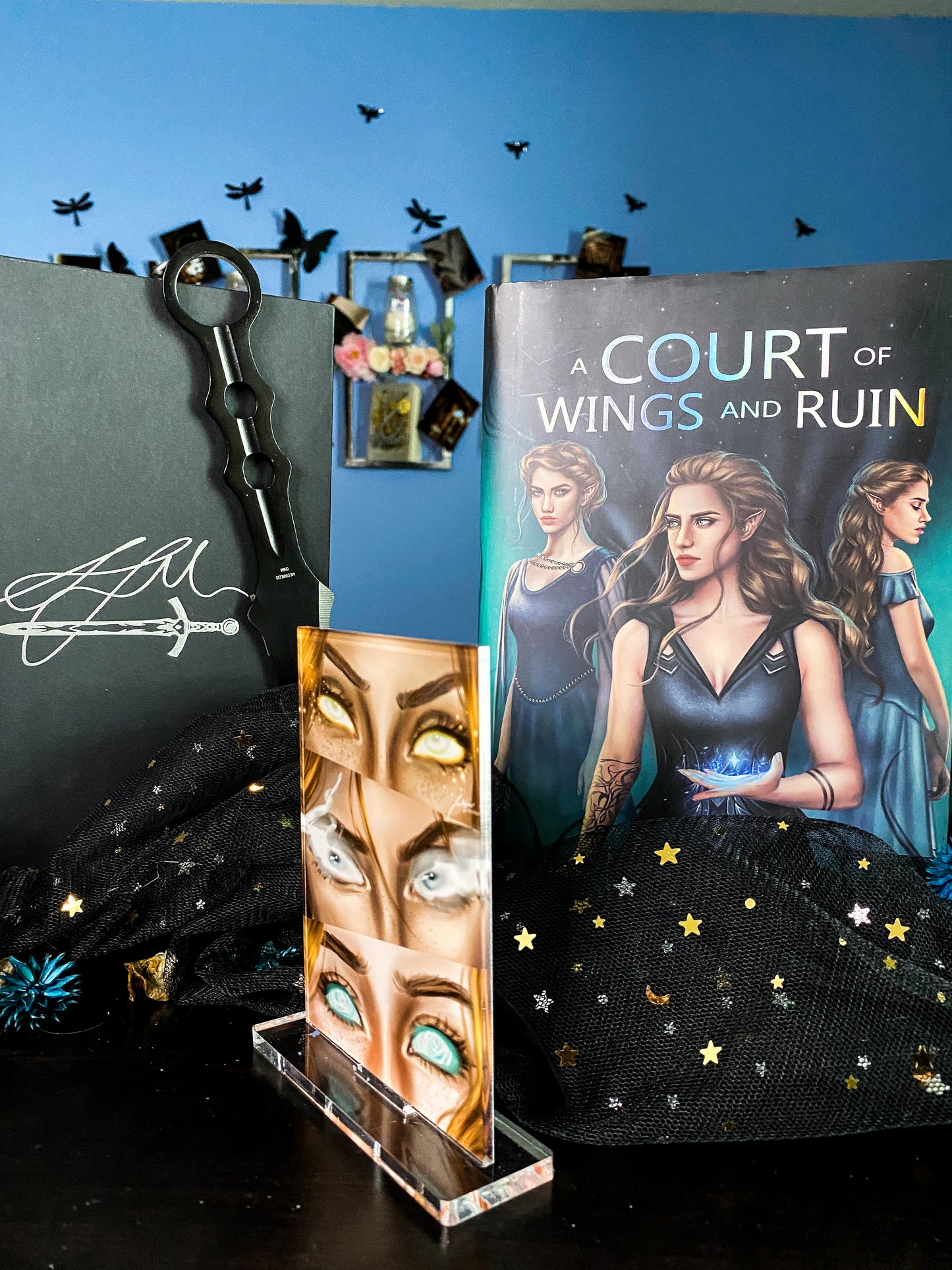 Archeron Sisters Engaged - Fan Art from @InkFaeArt - Freestanding Bookshelf / Desktop Acrylic Accessory - Officially licensed by Sarah J. Maas - FA5