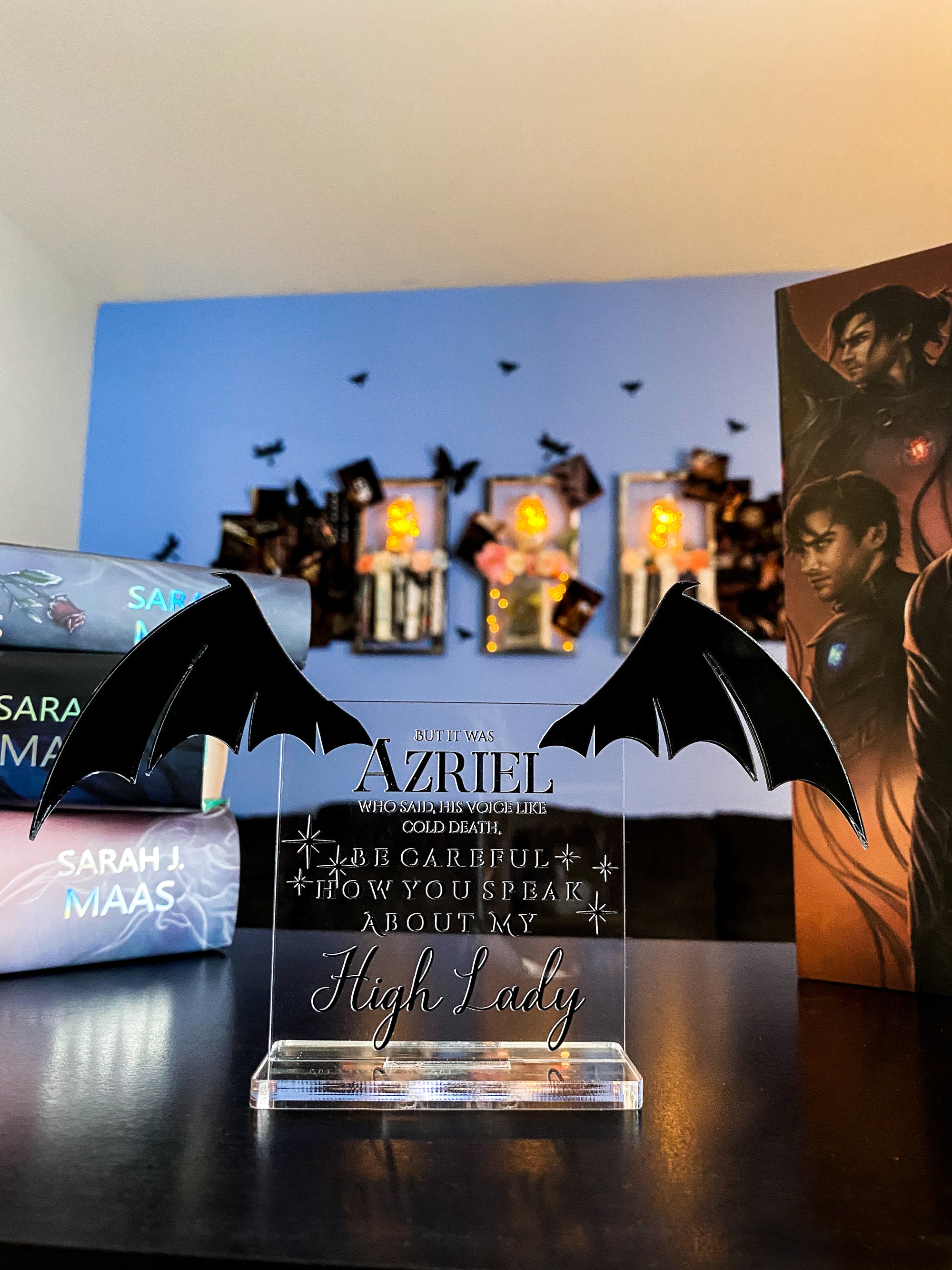 Azriel - A Court of Thorns and Roses Series / A Court of Wings and Ruin - Freestanding Bookshelf / Desktop Acrylic Accessory - Officially licensed by Sarah J. Maas - D9