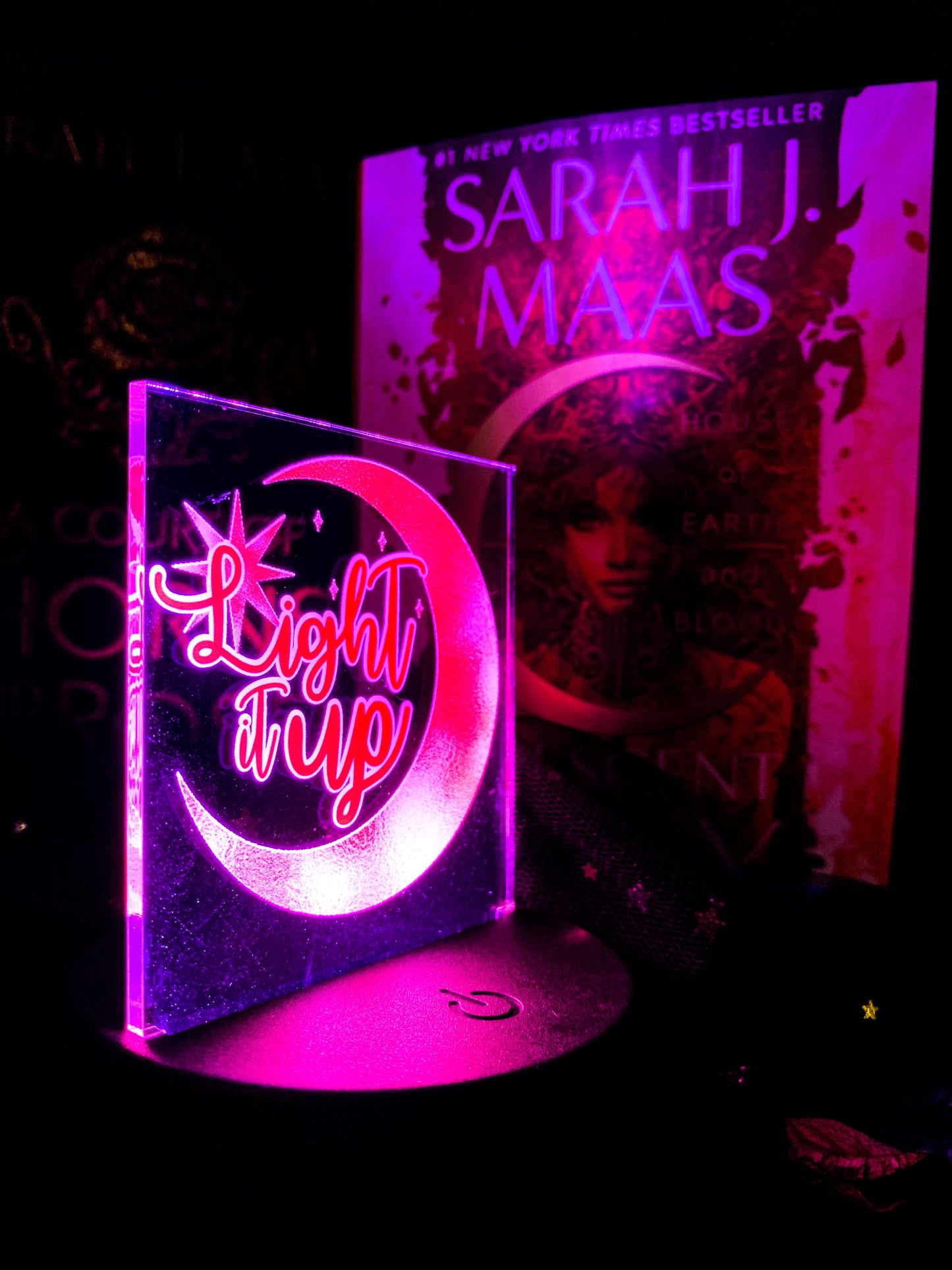 Light it up! - Light Up Base - Officially licensed by Sarah J. Maas